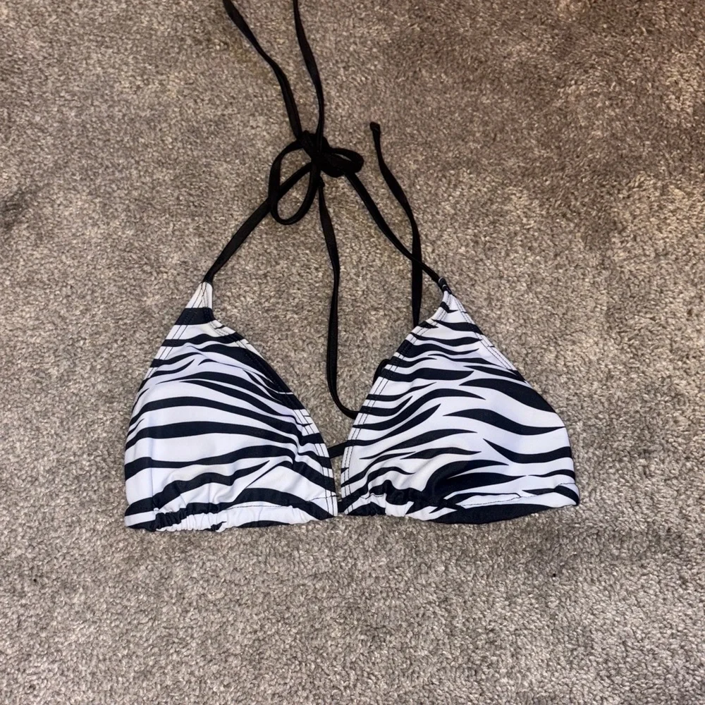 Amazon Black and White Zebra triangle bikini top size small adjustable